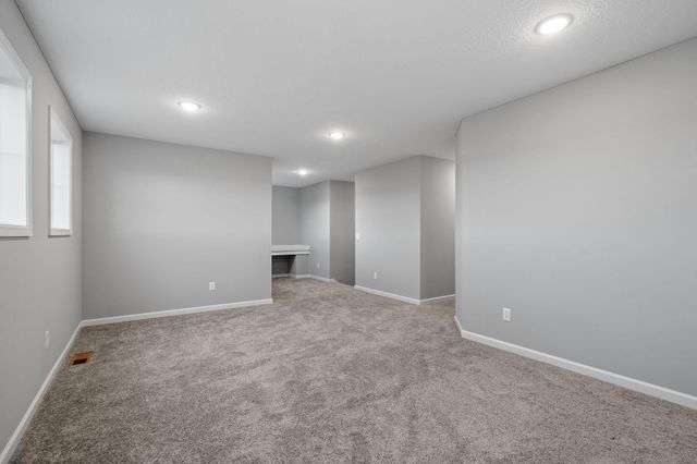 1433 192nd Avenue, East Bethel, MN 55011