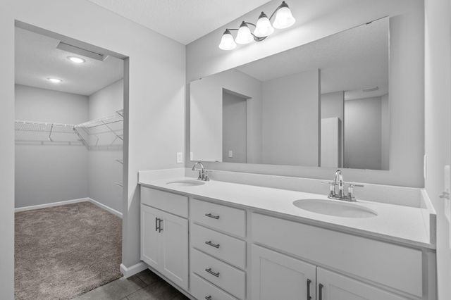 1433 192nd Avenue, East Bethel, MN 55011