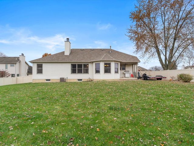 8407 Heron Lake Road, St. John, IN 46373