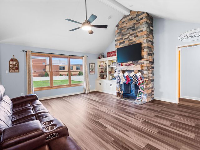 8407 Heron Lake Road, St. John, IN 46373