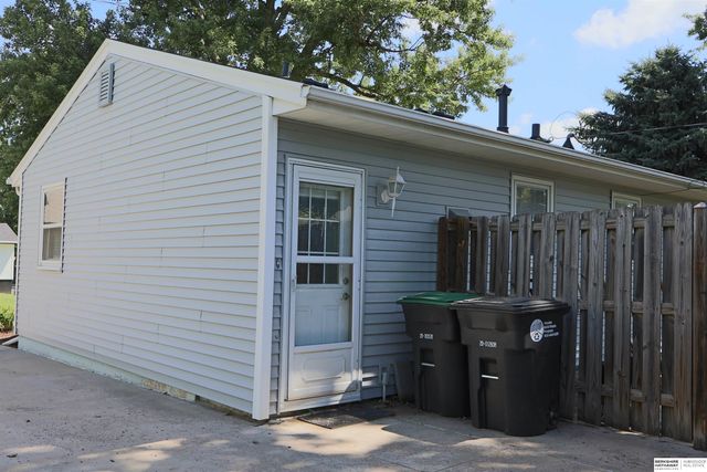12517 B Street, Omaha, NE 68144