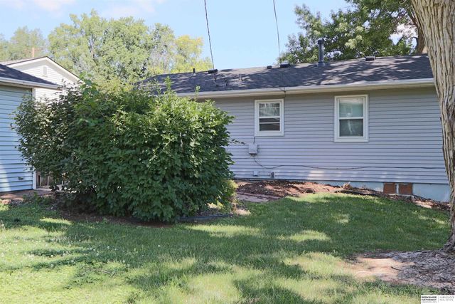 12517 B Street, Omaha, NE 68144
