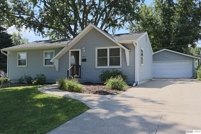 12517 B Street, Omaha, NE 68144