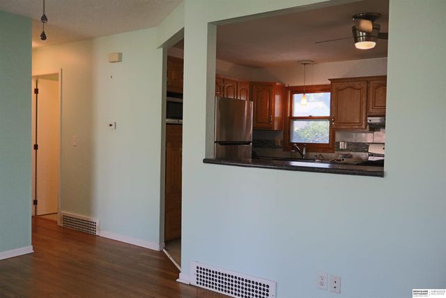 12517 B Street, Omaha, NE 68144