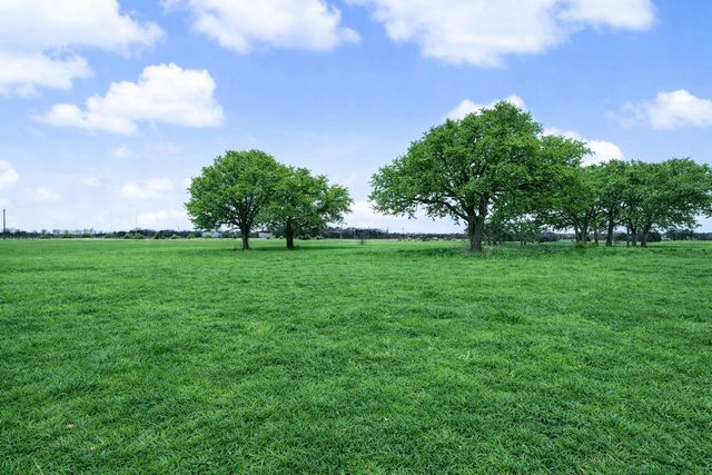 2077 Eastfield Drive, Wills Point, TX 75169