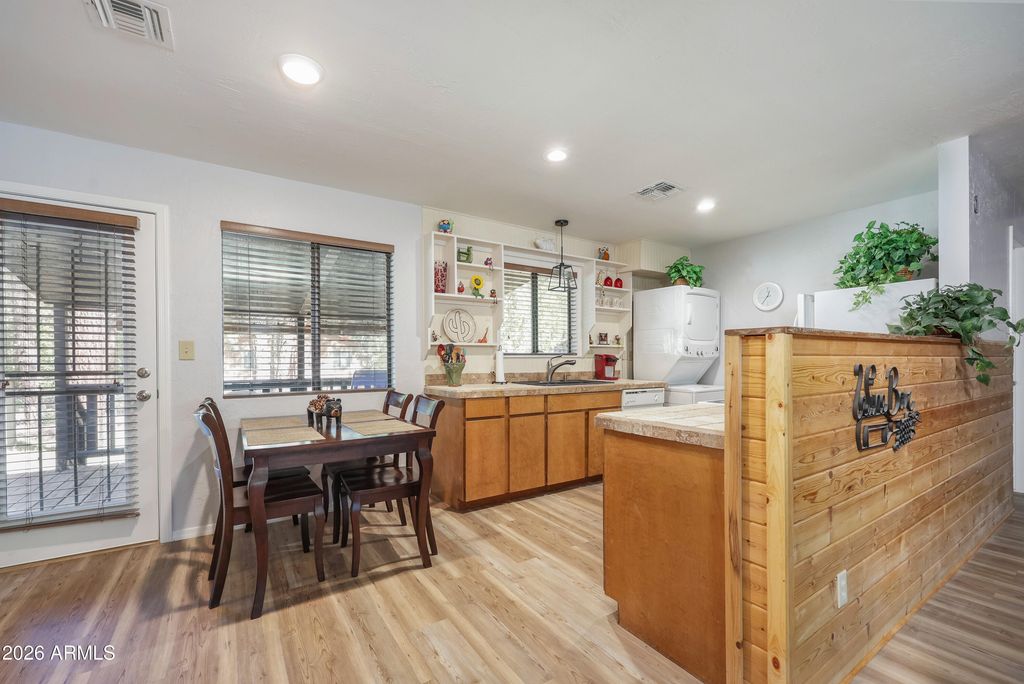 Image 12 of property listing at 840 E CARIBOU Road, Munds Park, AZ 86017