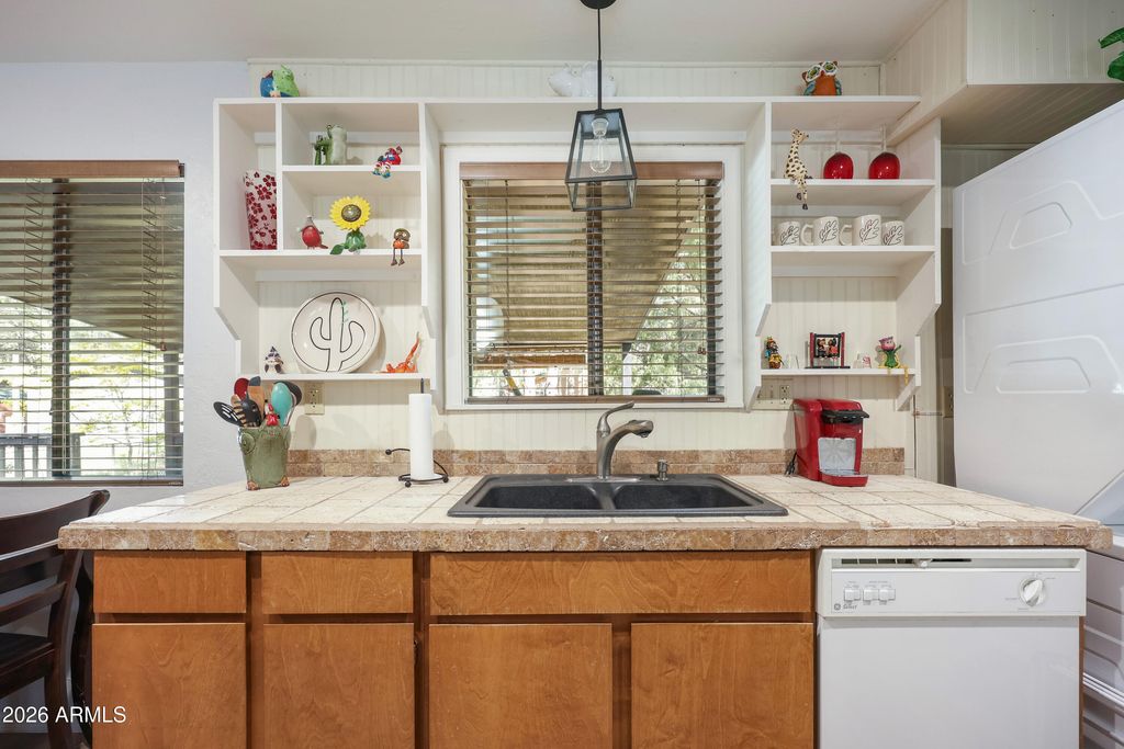 Image 15 of property listing at 840 E CARIBOU Road, Munds Park, AZ 86017