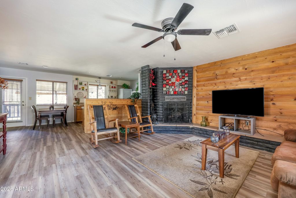 Image 3 of property listing at 840 E CARIBOU Road, Munds Park, AZ 86017
