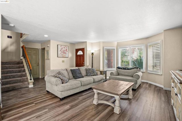 2908 Bellflower Dr, Antioch, CA 94531