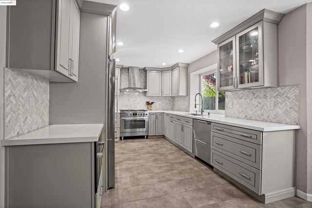 2908 Bellflower Dr, Antioch, CA 94531