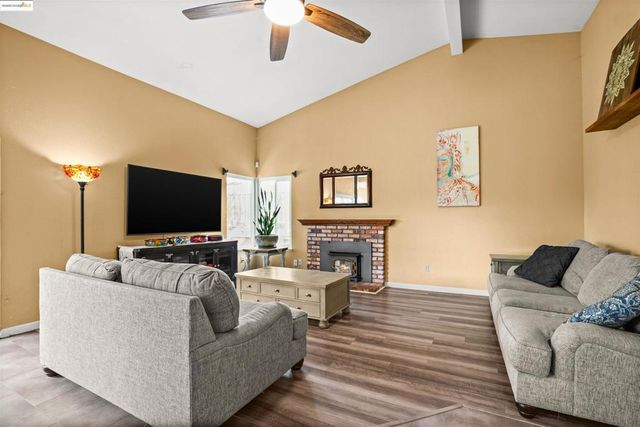 2908 Bellflower Dr, Antioch, CA 94531