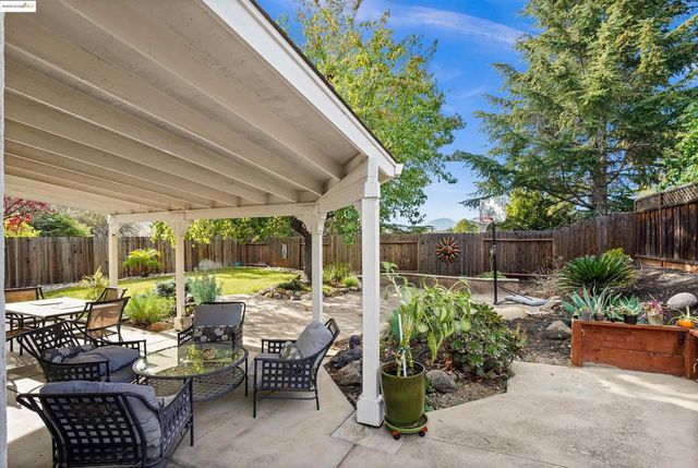 2908 Bellflower Dr, Antioch, CA 94531