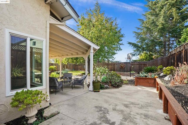 2908 Bellflower Dr, Antioch, CA 94531