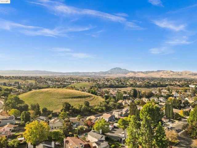 2908 Bellflower Dr, Antioch, CA 94531