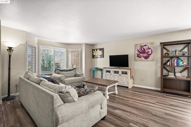 2908 Bellflower Dr, Antioch, CA 94531