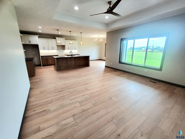 431 E Center Ave Avenue, Salem, SD 57058