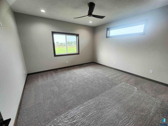 431 E Center Ave Avenue, Salem, SD 57058