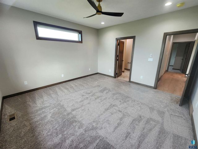 431 E Center Ave Avenue, Salem, SD 57058