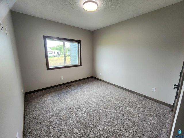 431 E Center Ave Avenue, Salem, SD 57058