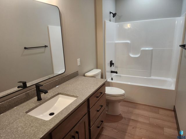 431 E Center Ave Avenue, Salem, SD 57058