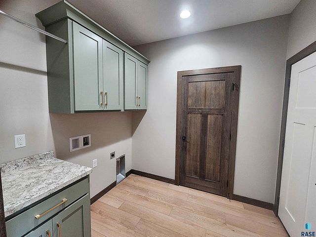 431 E Center Ave Avenue, Salem, SD 57058