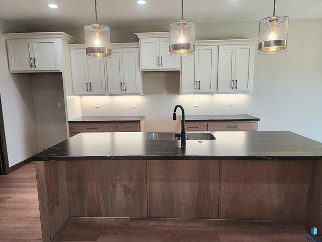 431 E Center Ave Avenue, Salem, SD 57058