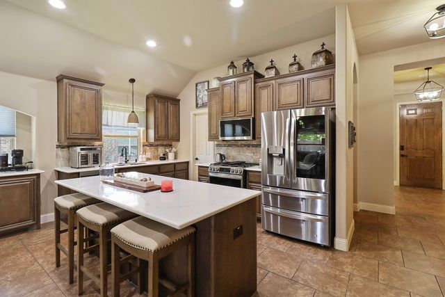 280 Armstrong Lane, Lavon, TX 75166