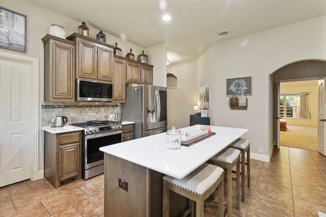 280 Armstrong Lane, Lavon, TX 75166
