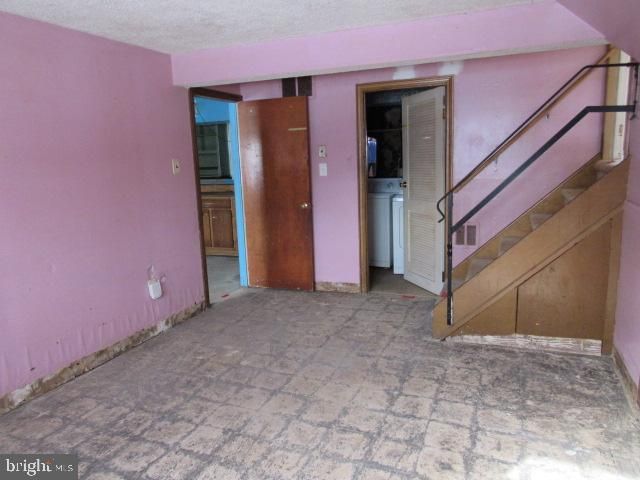 11 PLEASANT VALLEY DR, West Deptford, NJ 08096