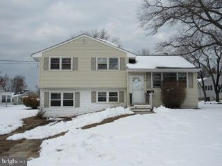 11 PLEASANT VALLEY DR, West Deptford, NJ 08096