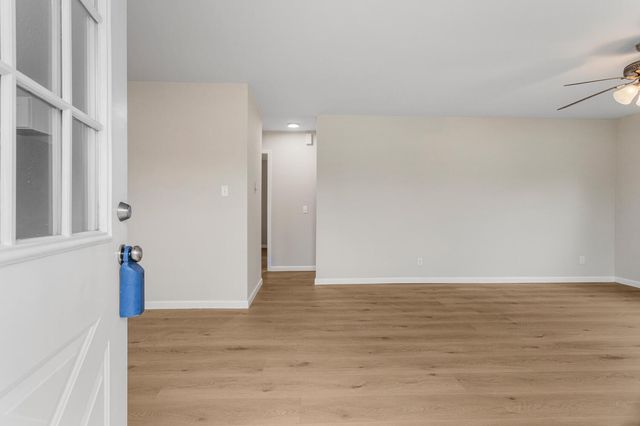 2704 W Kirby Avenue, Champaign, IL 61821