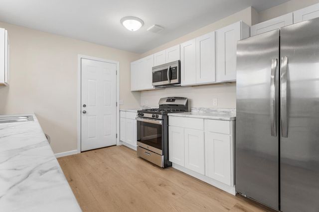 2704 W Kirby Avenue, Champaign, IL 61821