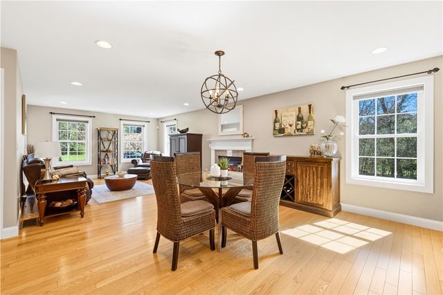 206 Burnside Avenue, Seekonk, MA 02771