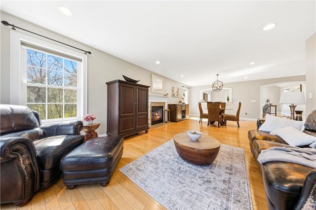 206 Burnside Avenue, Seekonk, MA 02771