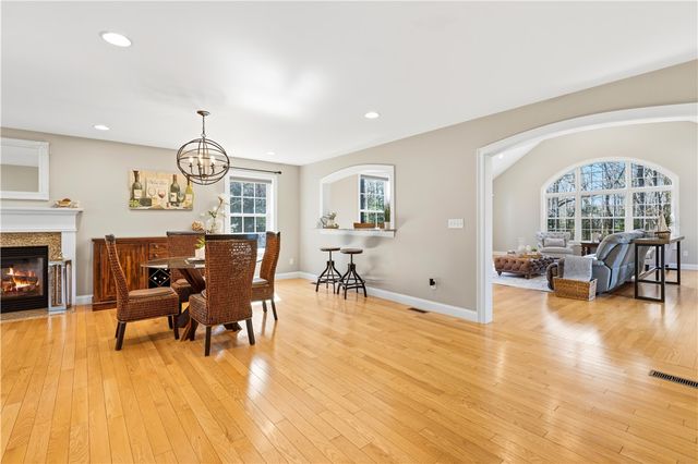 206 Burnside Avenue, Seekonk, MA 02771