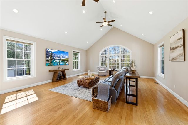 206 Burnside Avenue, Seekonk, MA 02771