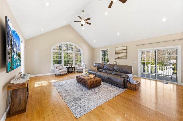 206 Burnside Avenue, Seekonk, MA 02771