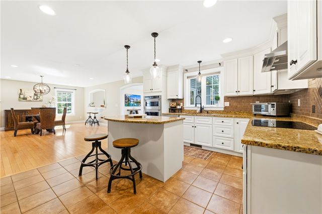 206 Burnside Avenue, Seekonk, MA 02771