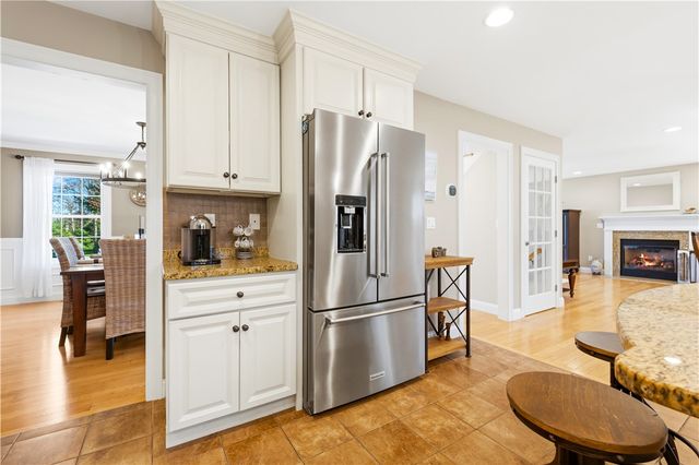 206 Burnside Avenue, Seekonk, MA 02771
