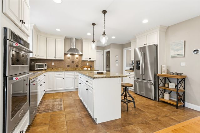 206 Burnside Avenue, Seekonk, MA 02771