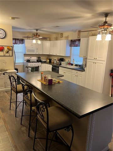 521 n calhoun shores Parkway, Calhoun Falls, SC 29628