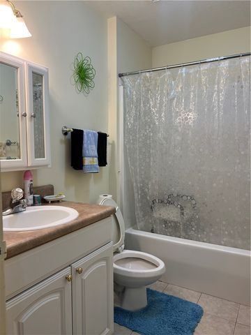 521 n calhoun shores Parkway, Calhoun Falls, SC 29628
