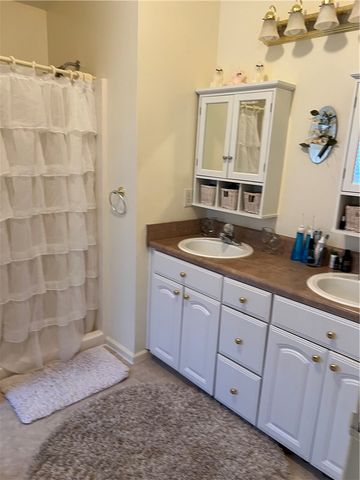 521 n calhoun shores Parkway, Calhoun Falls, SC 29628