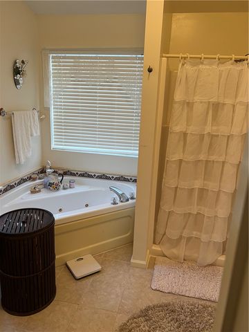 521 n calhoun shores Parkway, Calhoun Falls, SC 29628