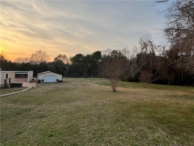521 n calhoun shores Parkway, Calhoun Falls, SC 29628