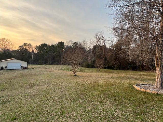 521 n calhoun shores Parkway, Calhoun Falls, SC 29628