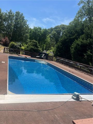 521 n calhoun shores Parkway, Calhoun Falls, SC 29628