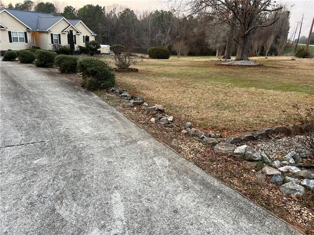 521 n calhoun shores Parkway, Calhoun Falls, SC 29628