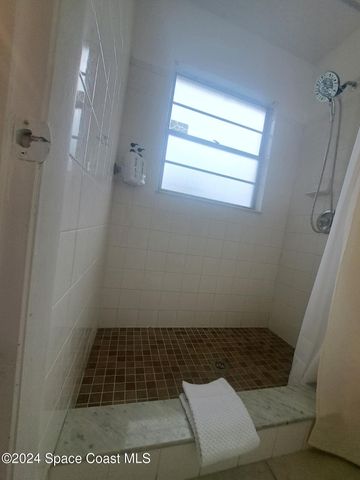 1040 Hosbine Street SE, Palm Bay, FL 32909