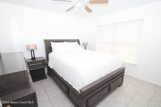 1040 Hosbine Street SE, Palm Bay, FL 32909